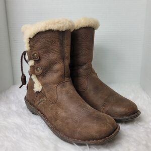 UGG Akadia Stout Womens Size 8 Brown Winter Booties Lace Up Boots Leather